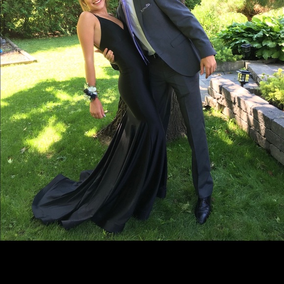 BLACK PROM DRESS - Picture 3 of 3